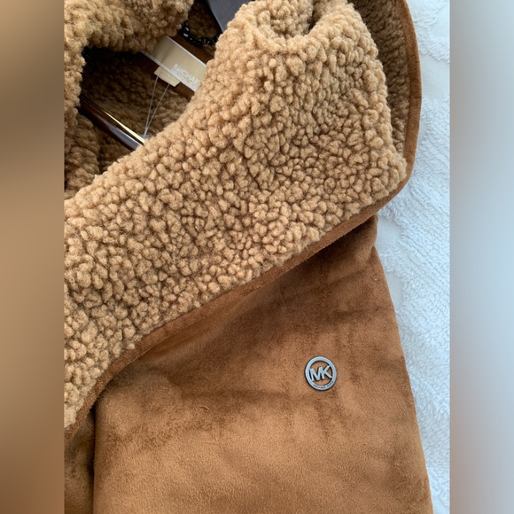 NWT MICHAEL KORS Faux Fur Brown Coat Snap Close Large Pockets Logo on Sleeve XL - Picture 14 of 16